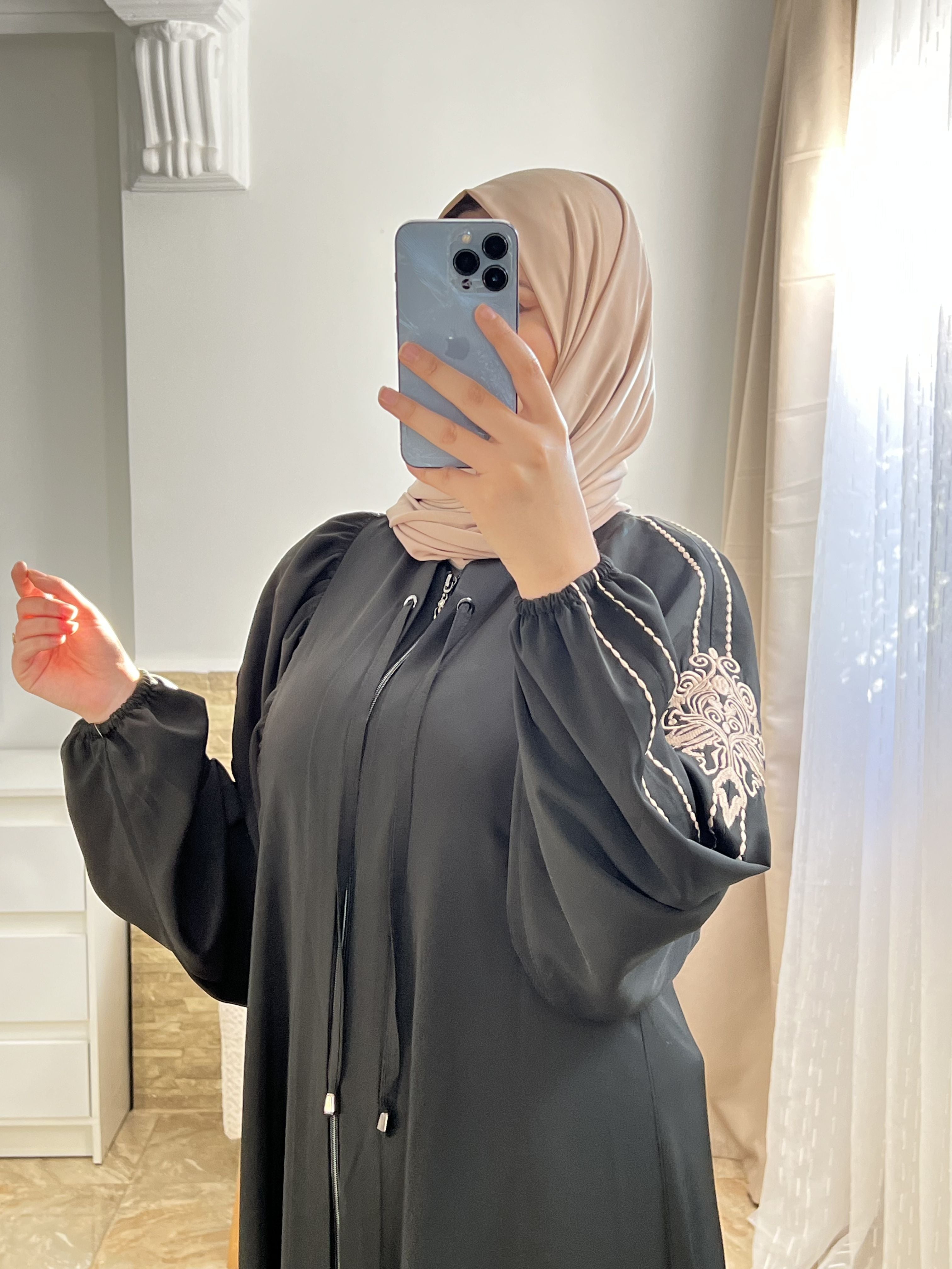 حجاب أنيق بتطريز فاخر – 11 لون مميز | مقاسات من 38 إلى 48