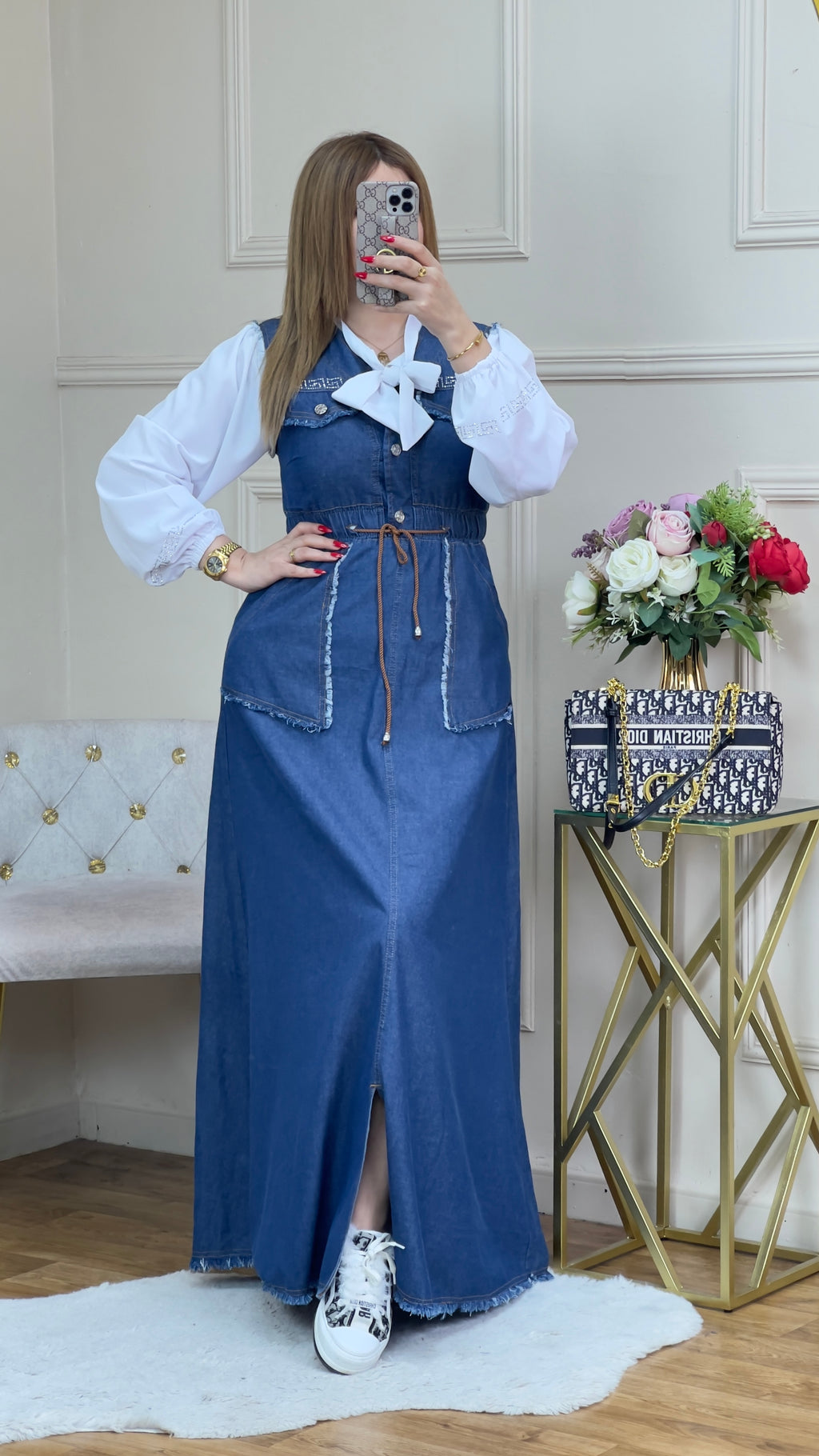 Robe jean avec chemise blanc