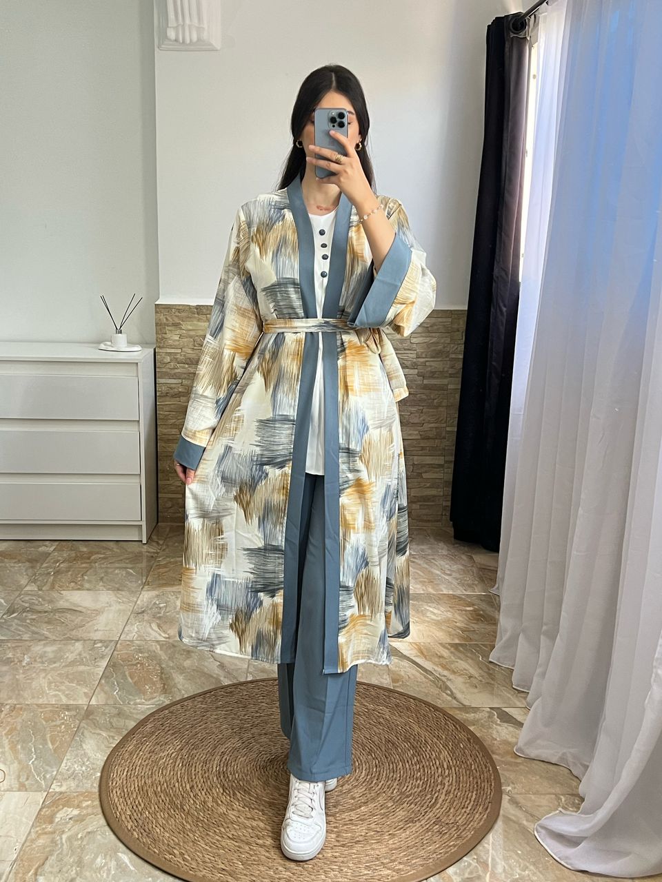 kimono en line chemise blanc avec pantalon couleur uni
